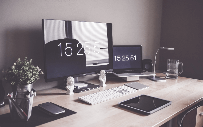 Image of desk toys