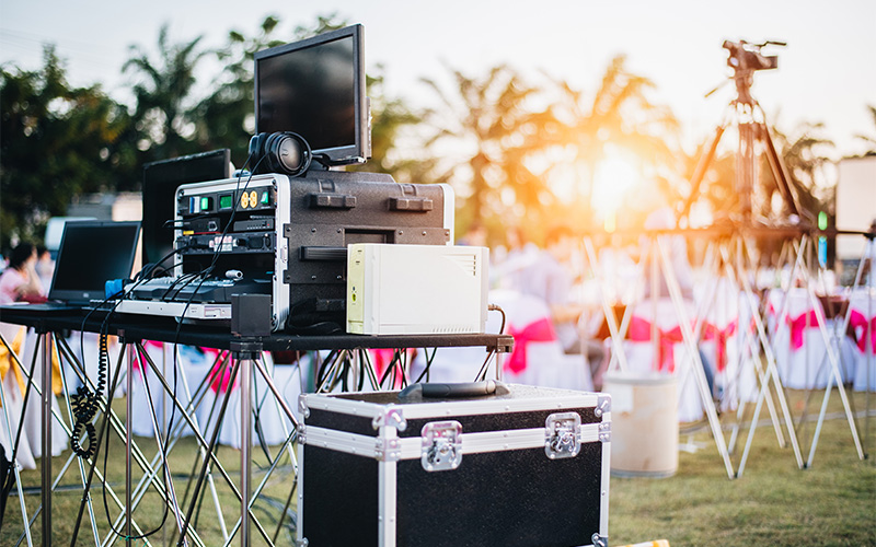 A stock photo of audiolighting equipment at parties.