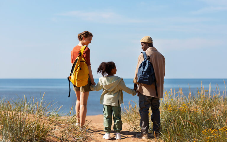 6 Gadgets That Make Family Activity Days Easier and More Enjoyable Image of a family on a day trip